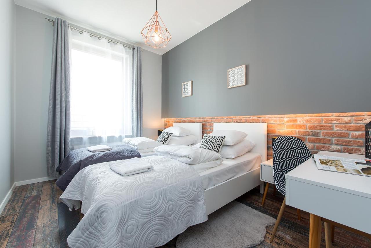 Close To Chopin Airport, Cybernetyki, Free Parking By Cosmo Spirit Warsaw Exterior photo