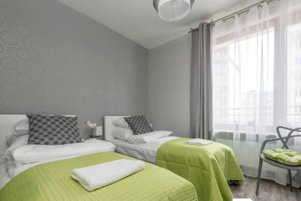 Close To Chopin Airport, Cybernetyki, Free Parking By Cosmo Spirit Warsaw Exterior photo