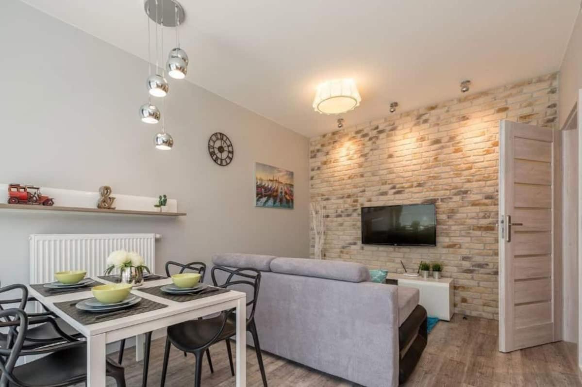 Close To Chopin Airport, Cybernetyki, Free Parking By Cosmo Spirit Warsaw Exterior photo